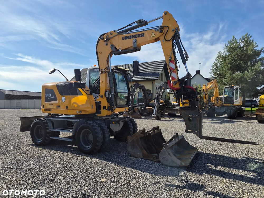 Liebherr A 910 Compact - 13