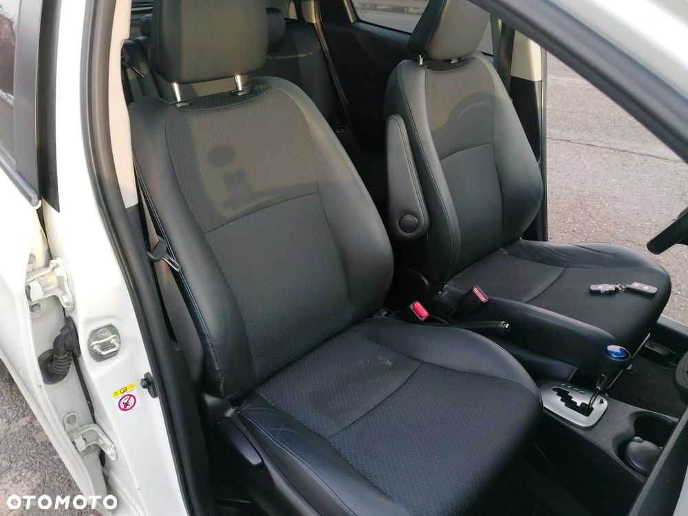 Toyota Yaris - 25