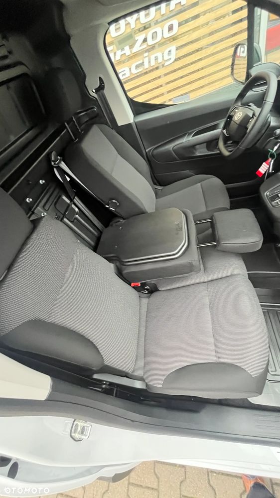 Toyota Proace City - 17