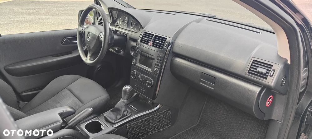 Mercedes-Benz Klasa A 160 BlueEFFICIENCY Elegance - 22