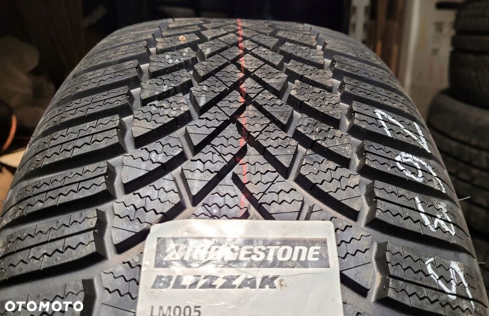 1x Bridgestone Blizzak LM005 235/45R17 97V XL Z635A - 4