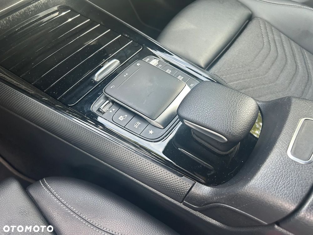 Mercedes-Benz GLB 200 Style 7G-DCT - 23