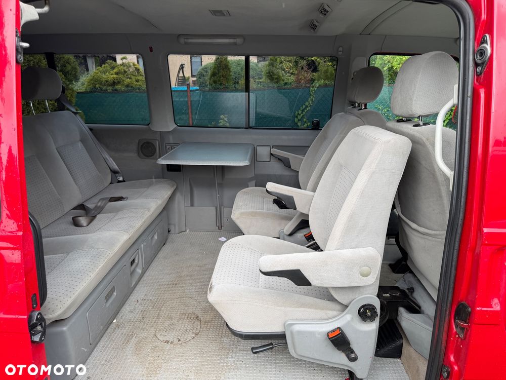 Volkswagen Multivan Standard - 14