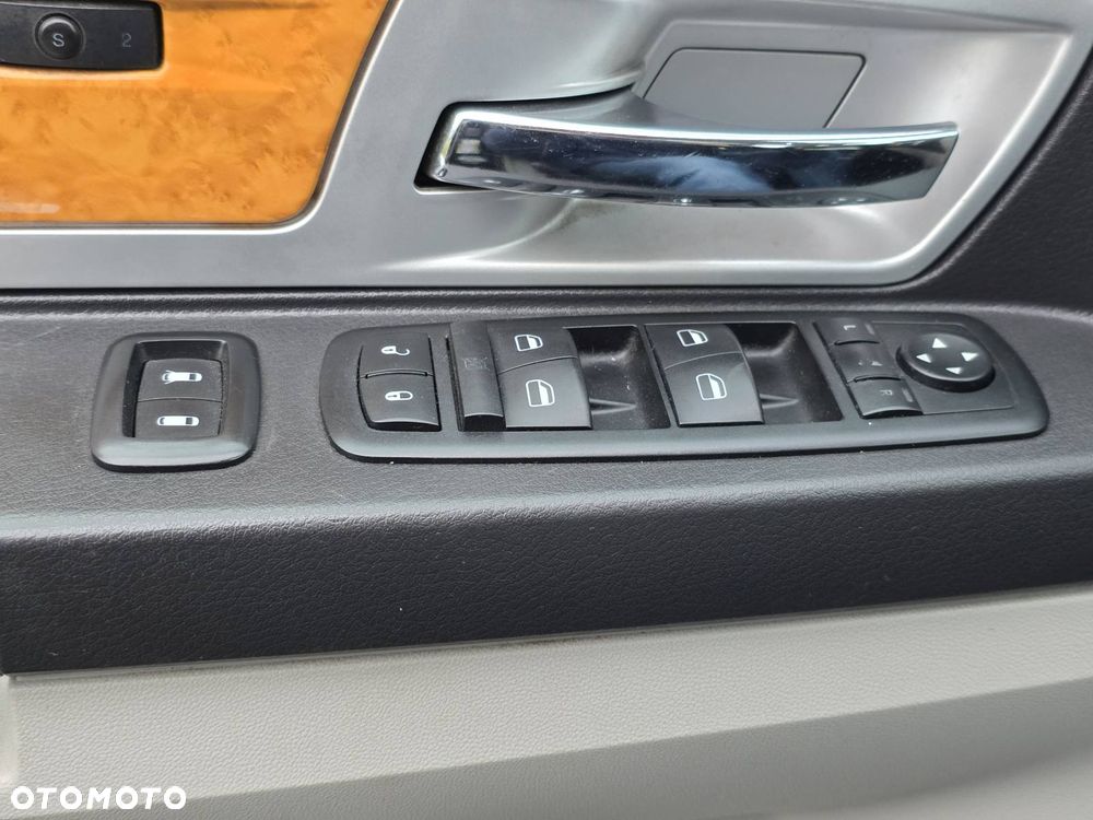 Chrysler Grand Voyager 2.8 CRD Limited - 19