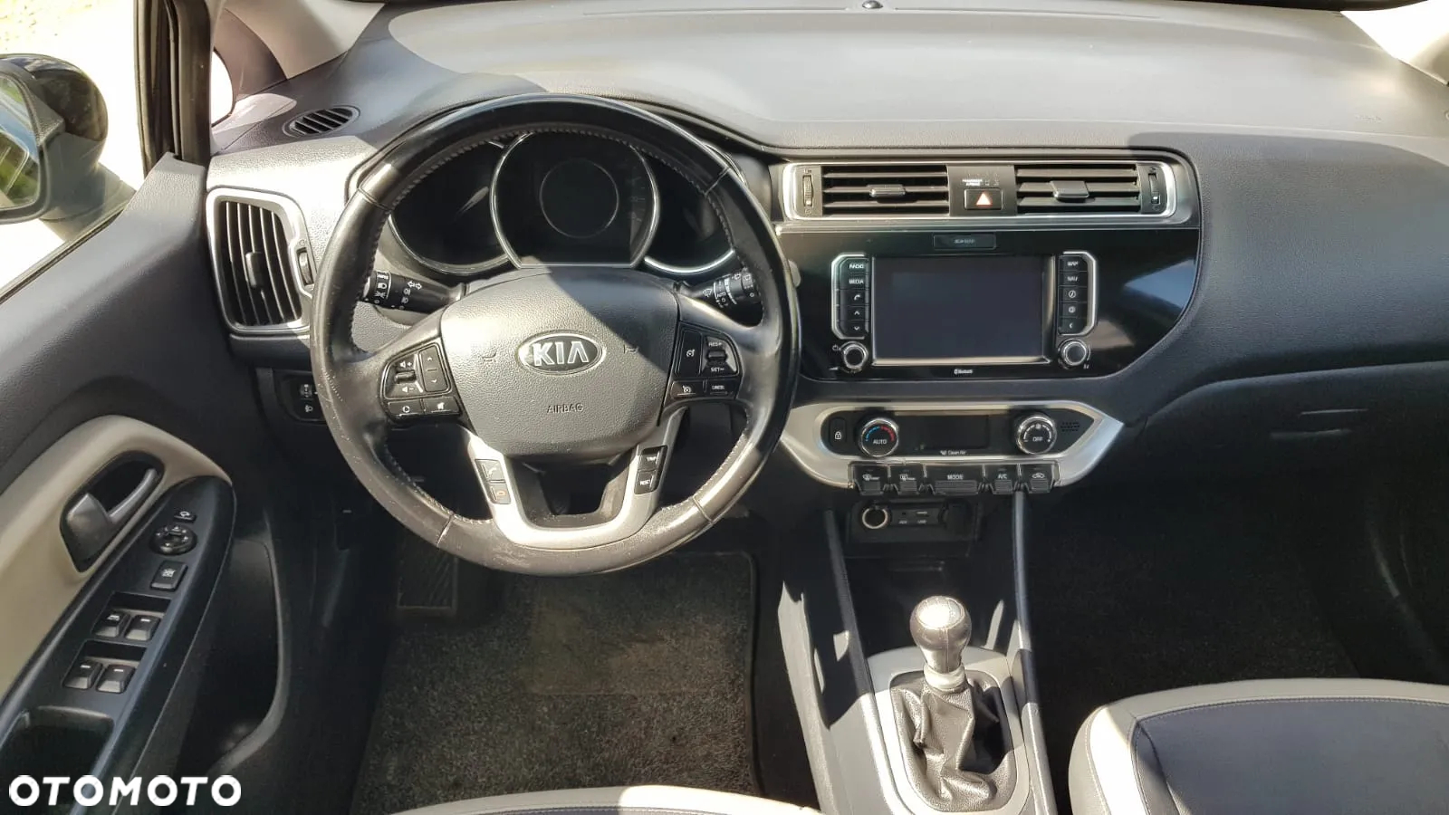 Kia Rio - 16