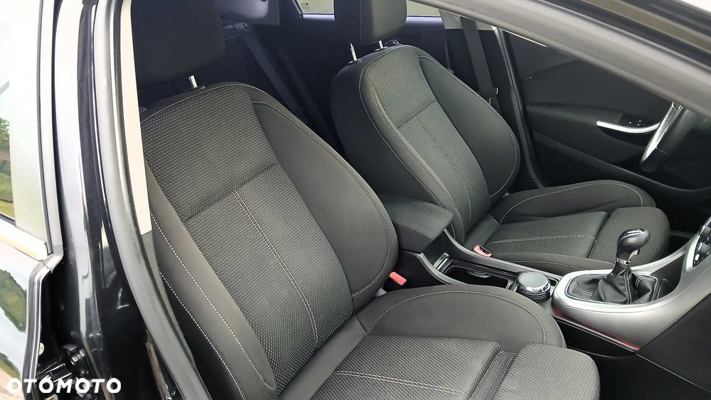 Opel Astra 1.4 T Sport - 10