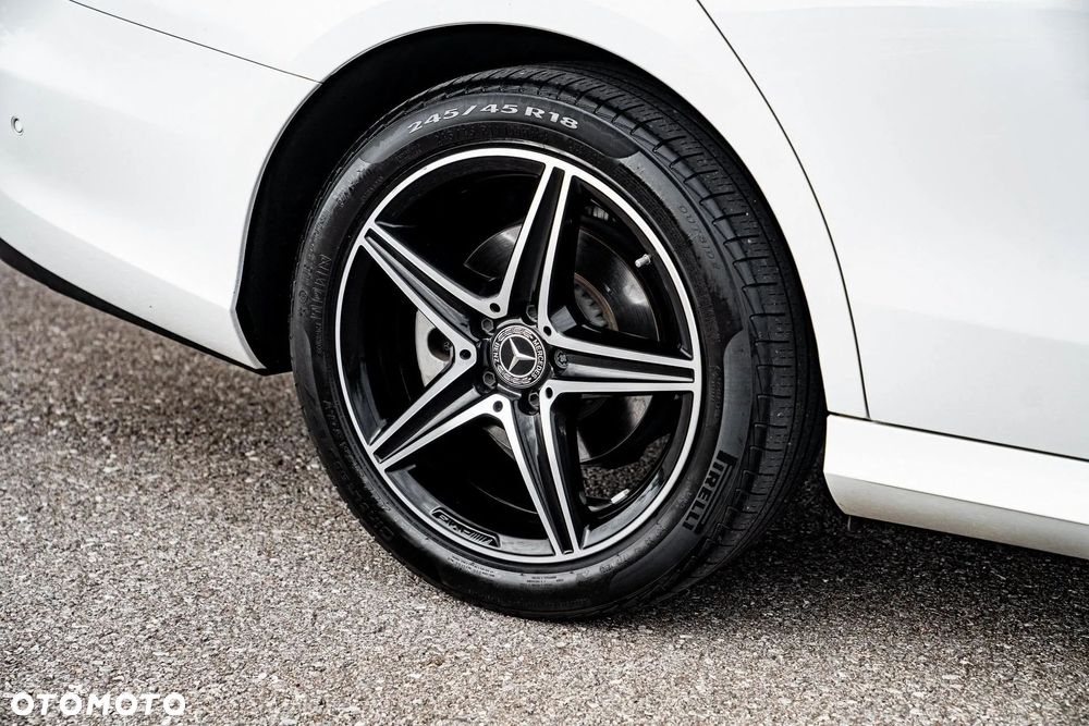 Mercedes-Benz Klasa E 300 9G-TRONIC Exclusive - 30