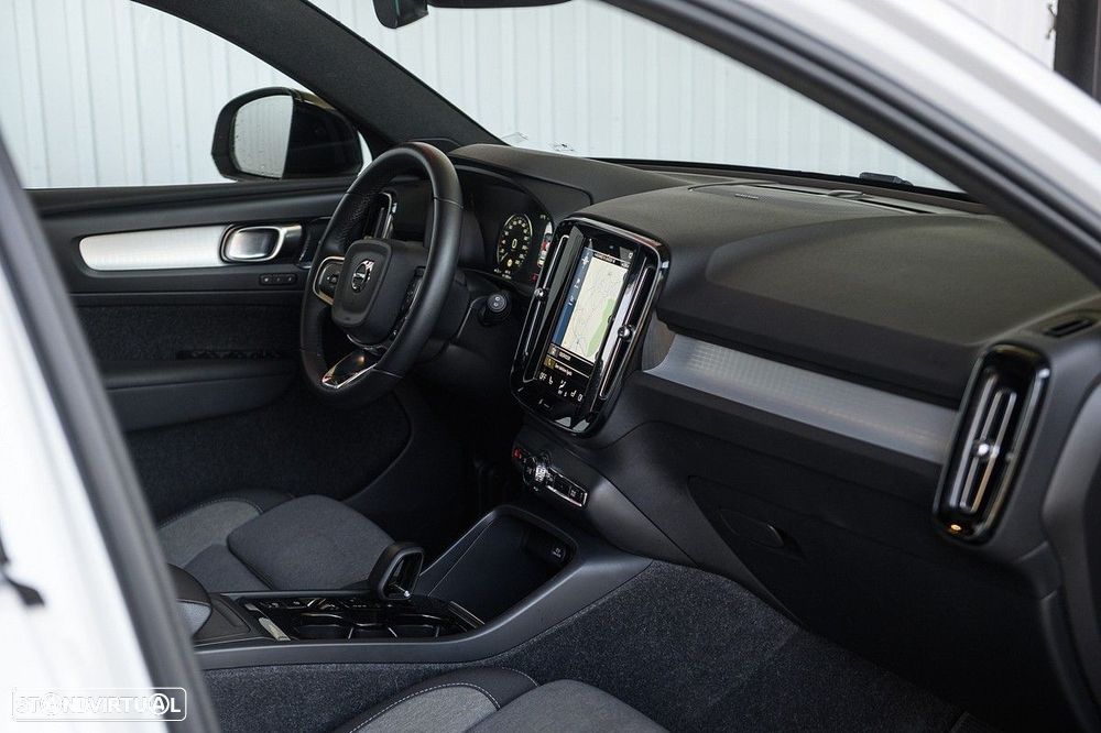 Volvo XC 40 1.5 T2 Plus Dark Auto - 22