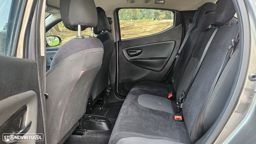 Lancia Ypsilon 1.3 M-jet S&S Silver - 24
