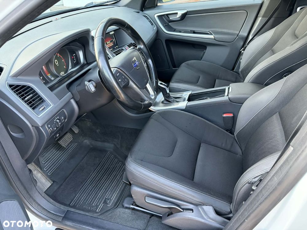 Volvo XC 60 D4 Geartronic Momentum - 15