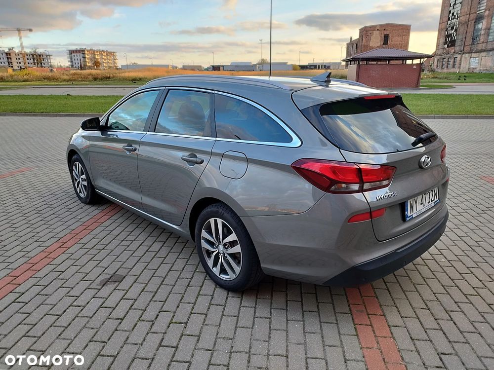 Hyundai i30 1.6 D Comfort - 6