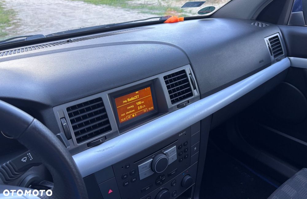 Opel Vectra 2.2 - 10