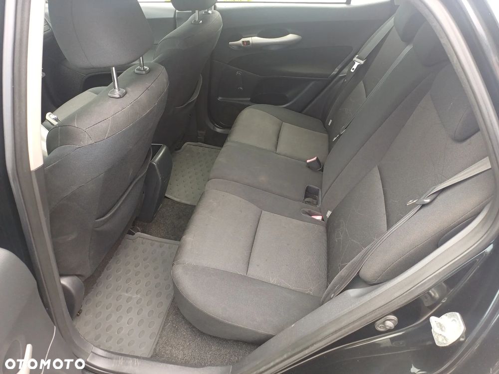 Toyota Auris 1.4 D-4D Terra - 19