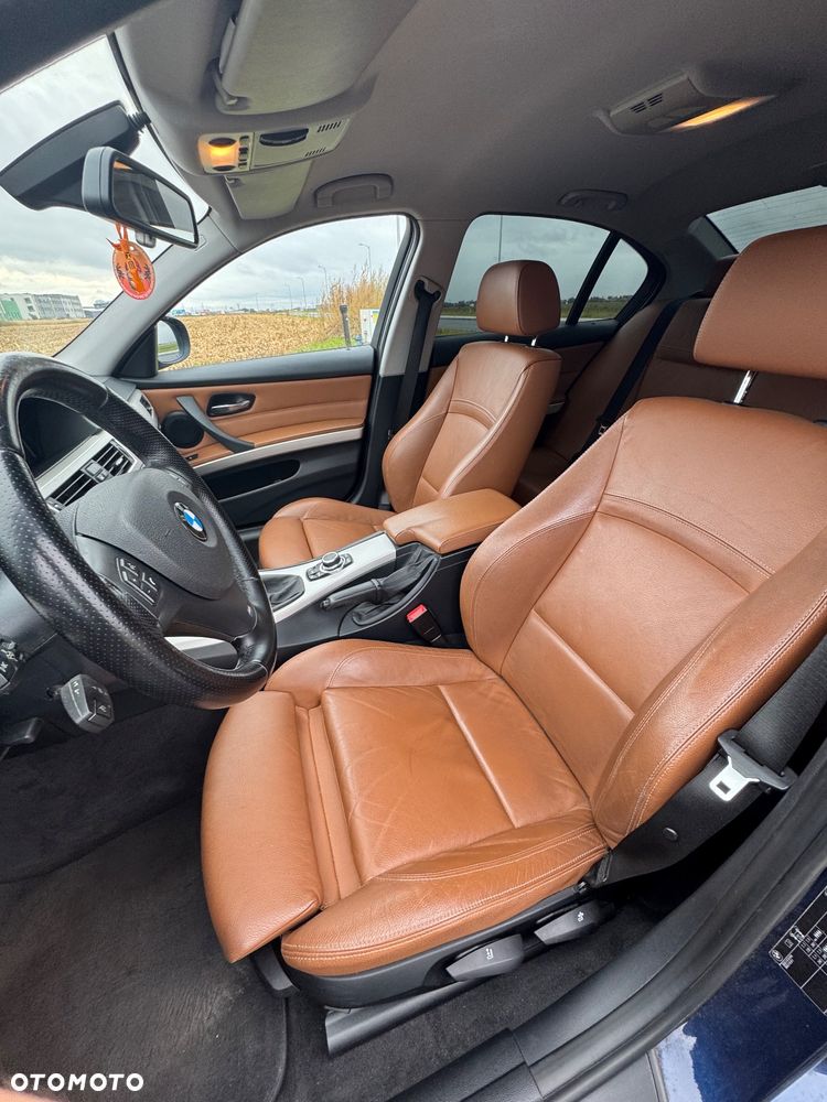 BMW Seria 3 320d Efficient Dynamics - 35