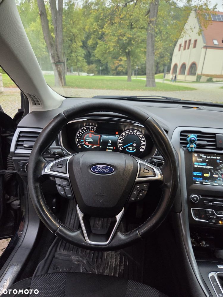 Ford Mondeo - 29