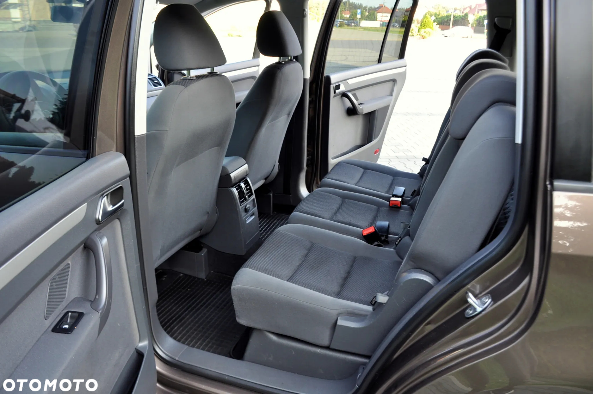 Volkswagen Touran - 20