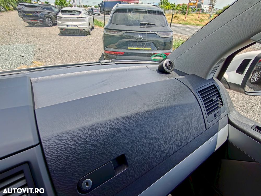 Volkswagen Multivan - 10
