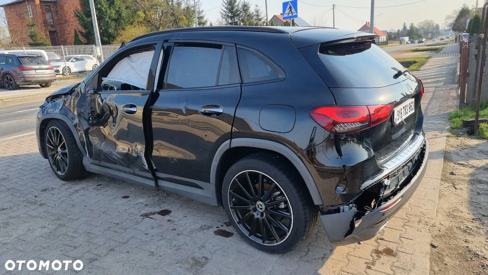 Mercedes-Benz GLA 200 d 4Matic 8G-DCT AMG Line - 11