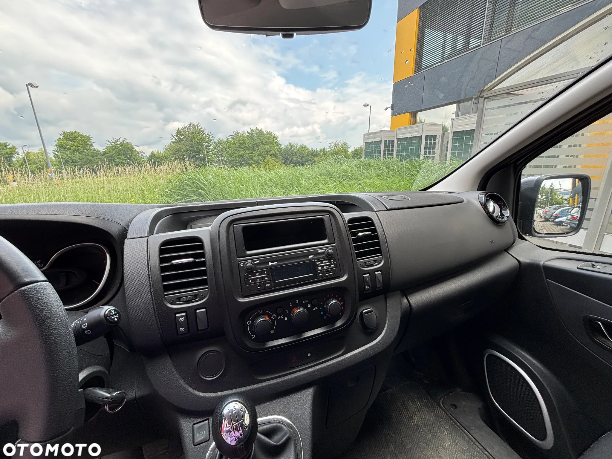 Opel Vivaro - 8