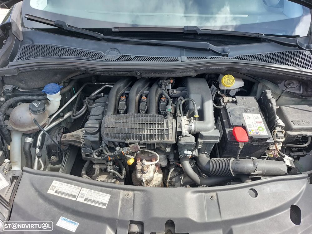 Peugeot 2008 1.2 PureTech Allure - 10