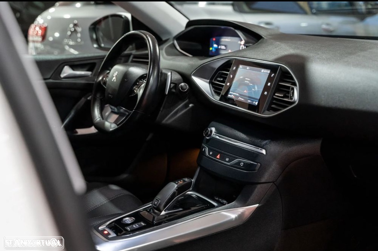 Peugeot 308 SW 1.5 BlueHDi Allure Pack EAT8 - 18