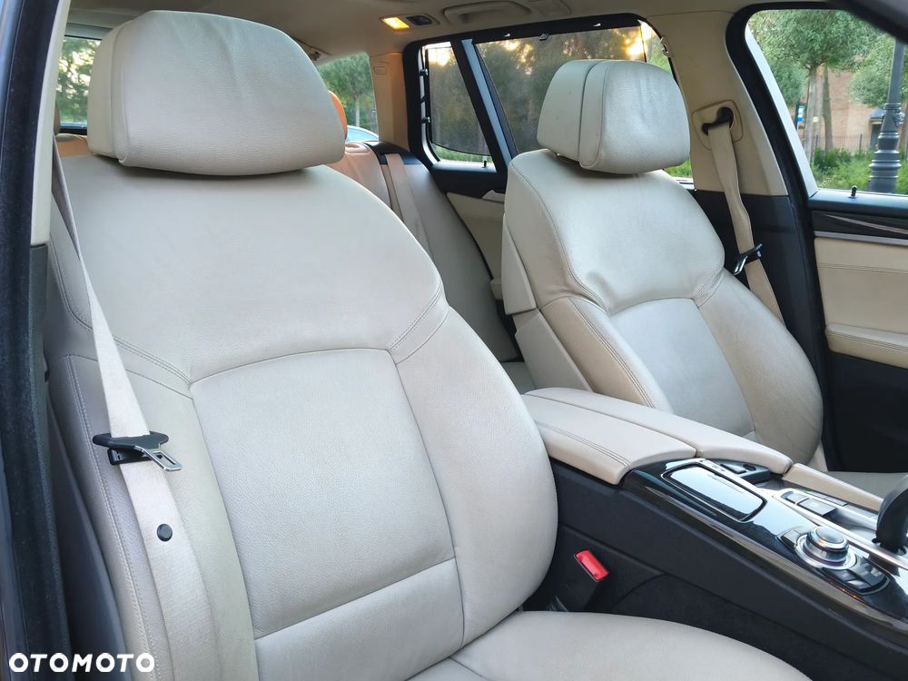 BMW Seria 5 525d xDrive Sport-Aut Luxury Line - 20