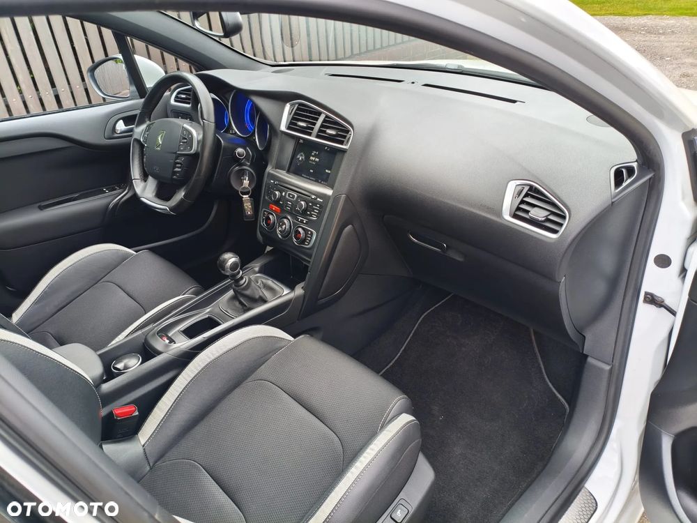 Citroën DS4 1.6 HDi SoChic - 12