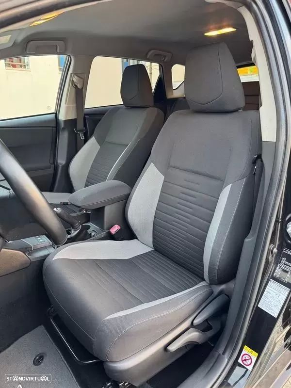 Toyota Auris 1.8 HSD Comfort+J17 - 11