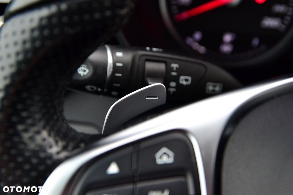 Mercedes-Benz GLC 250 4Matic 9G-TRONIC AMG Line - 28