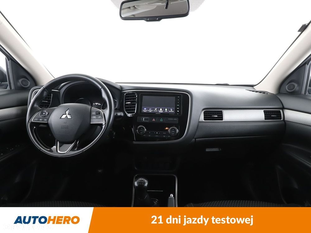 Mitsubishi Outlander - 12