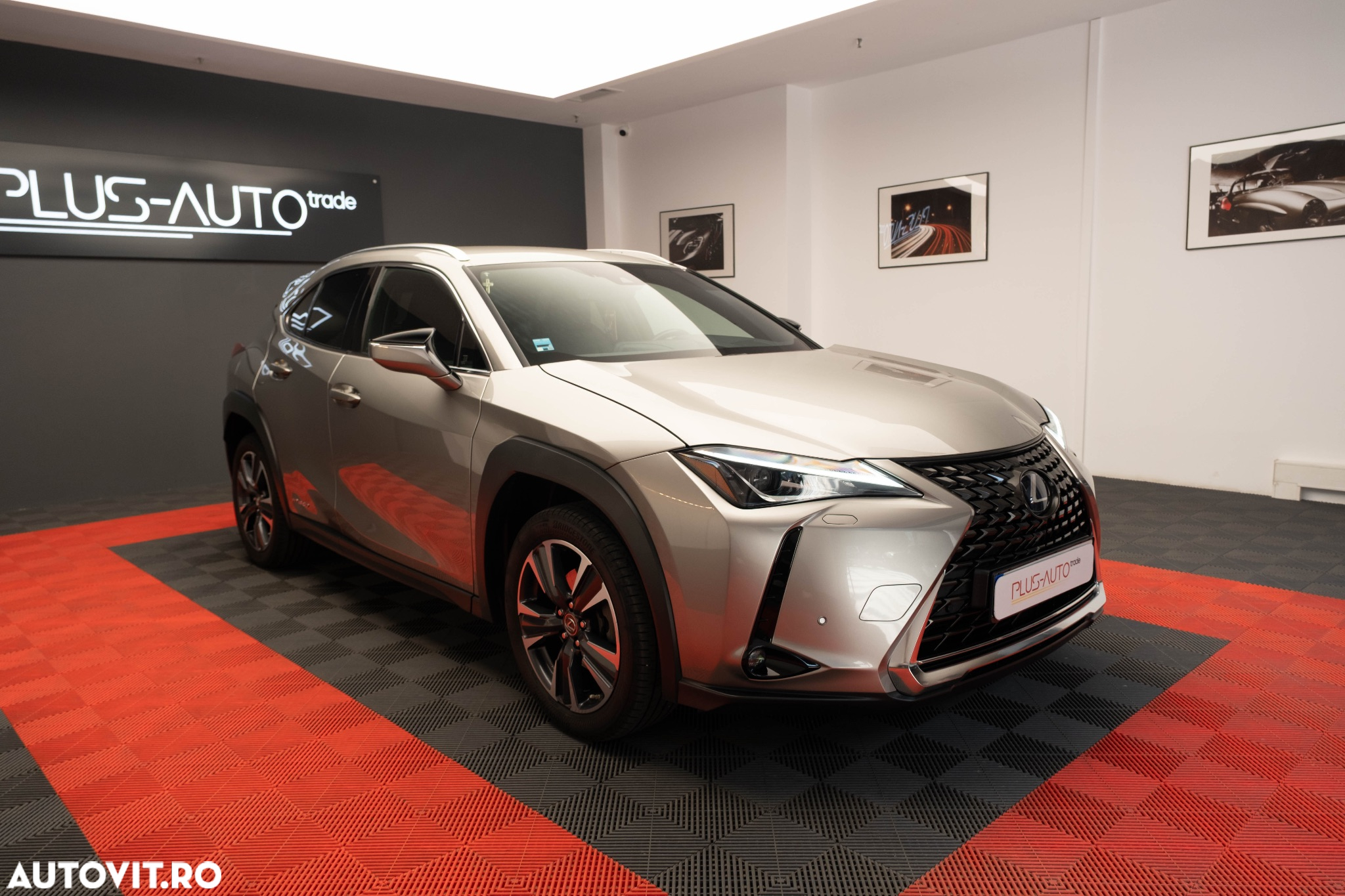 Lexus UX 250h FWD Executive - 2