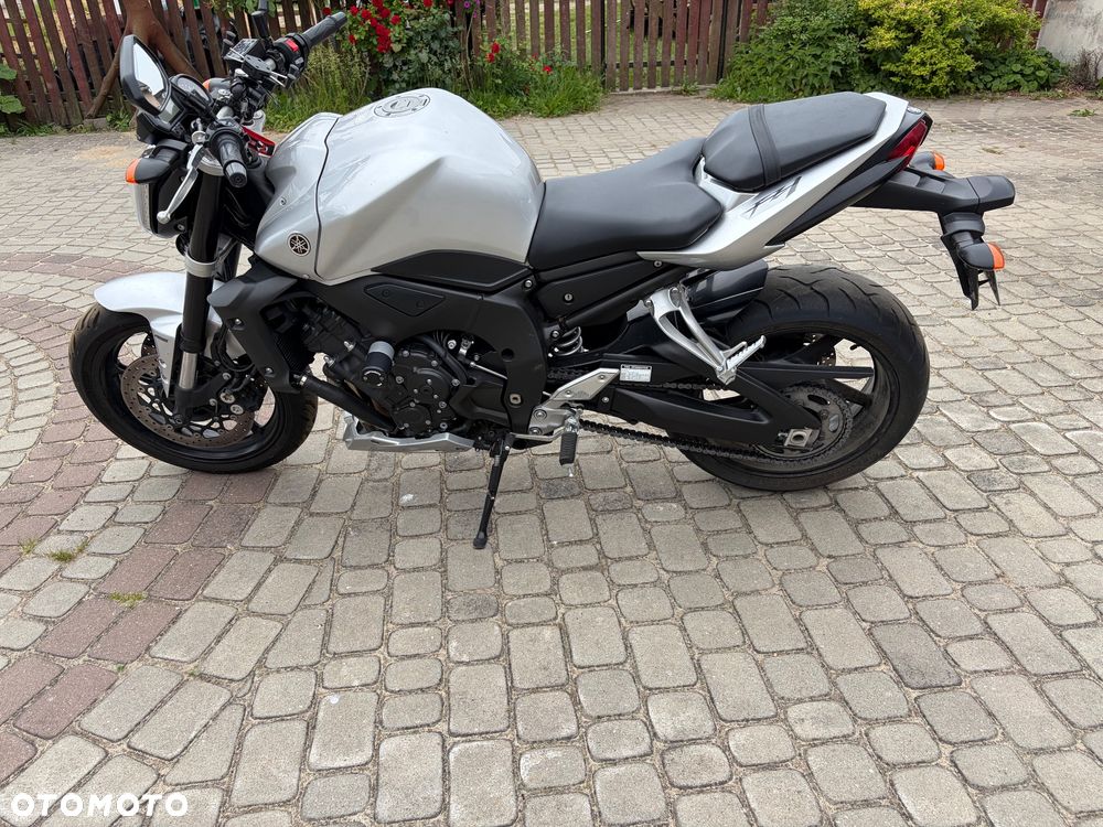 Yamaha FZ - 4