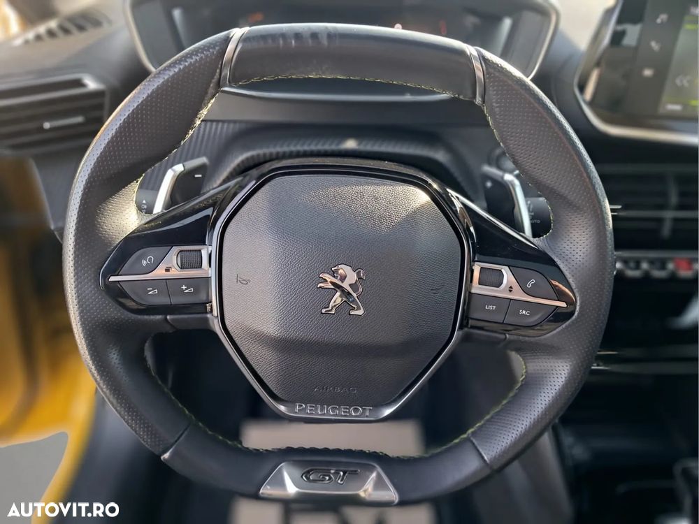 Peugeot 208 1.2 L PureTech STT EAT8 GT Line - 16