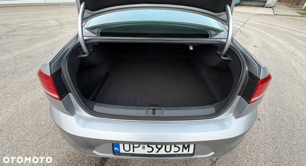 Volkswagen Passat 1.6 TDI BMT Comfortline - 13