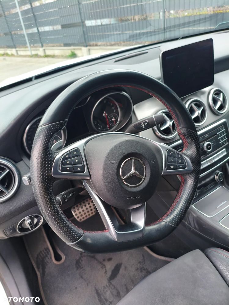 Mercedes-Benz CLA 200 7G-DCT AMG Line - 6