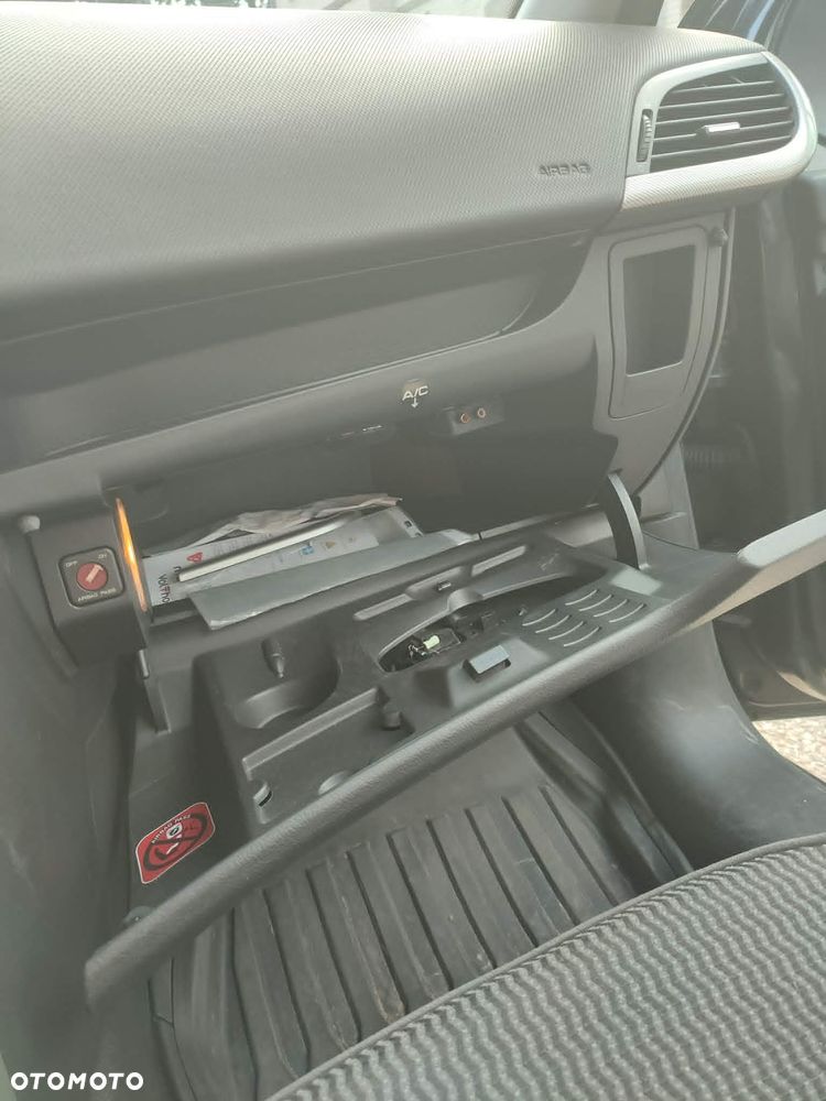 Peugeot 207 1.4 - 15