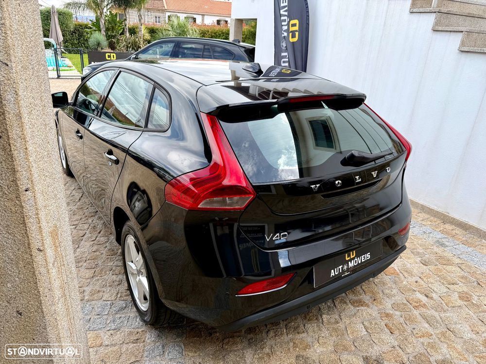Volvo V40 D2 Kinetic - 19