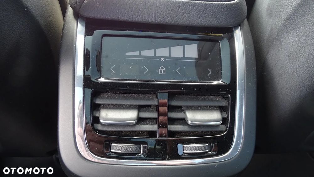 Volvo XC 60 B4 D AWD Geartronic Inscription - 29