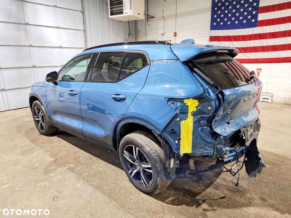 Volvo XC 40 T5 AWD Momentum - 3