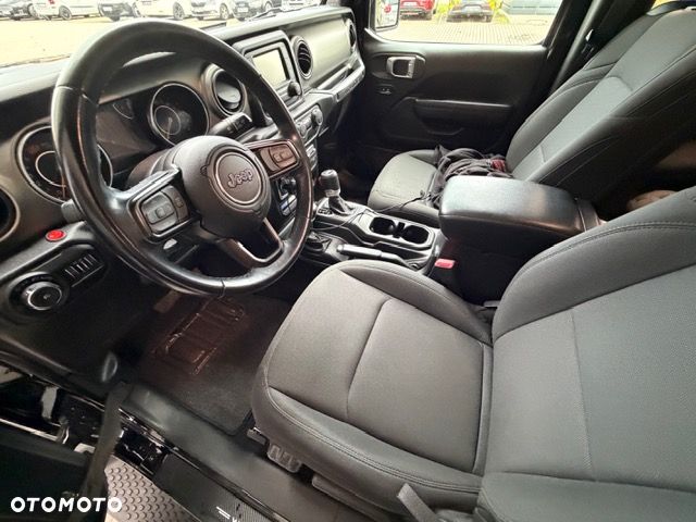 Jeep Wrangler - 14