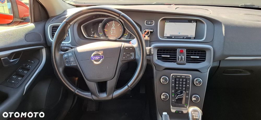 Volvo V40 D2 Summum - 2