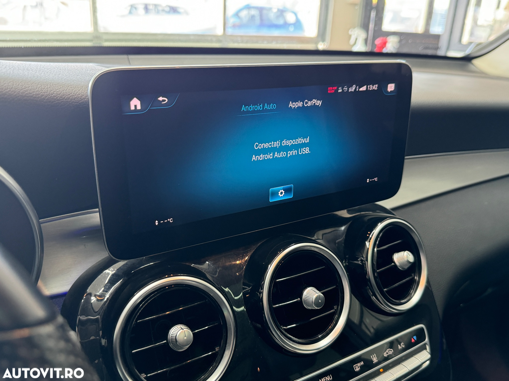 Mercedes-Benz GLC 300 e 4MATIC - 24