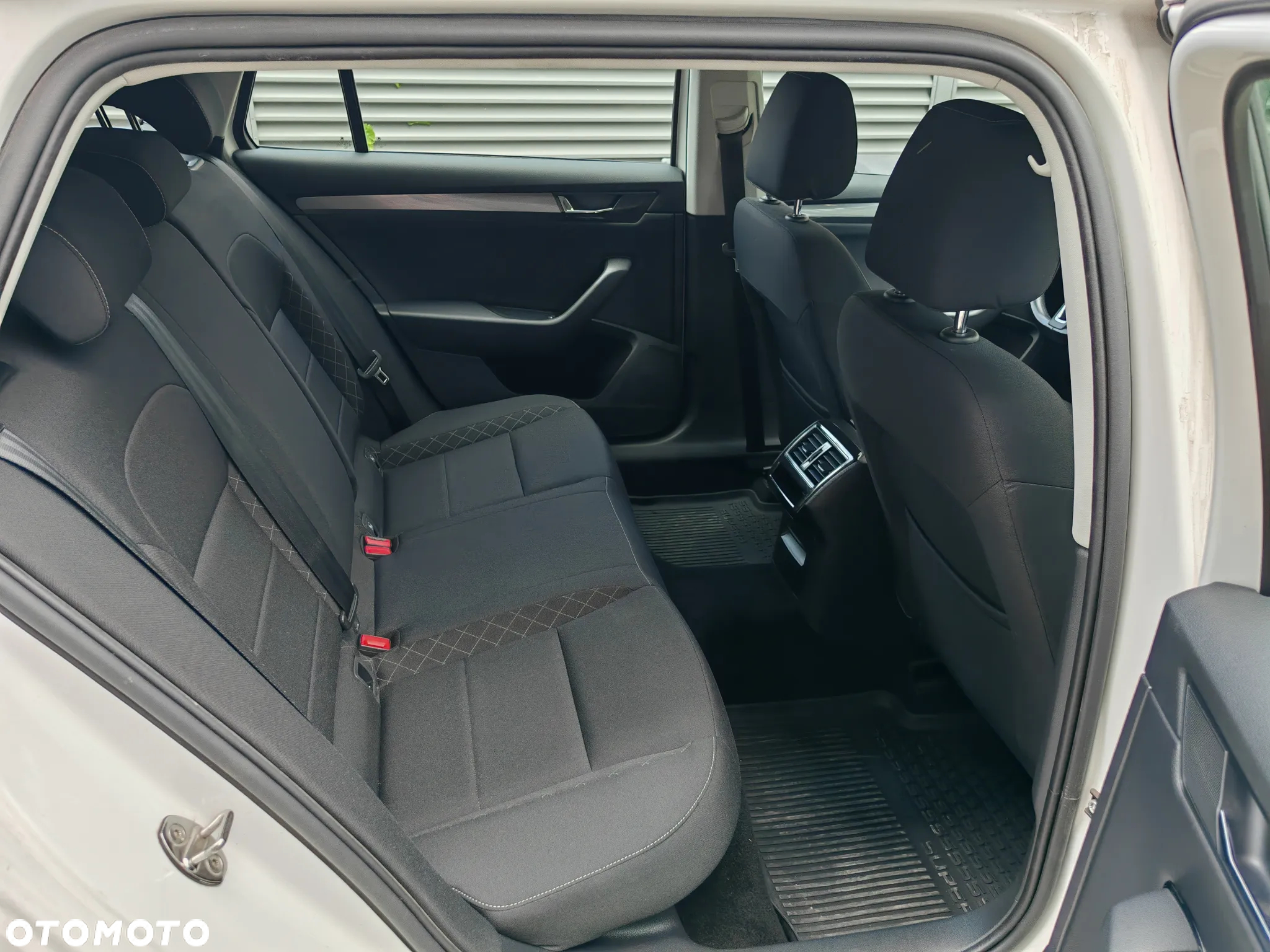 Skoda Superb 1.5 TSI ACT Active - 24