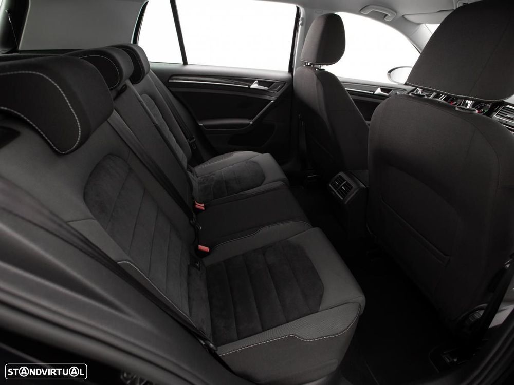 VW Golf 1.6 TDi Highline DSG - 11