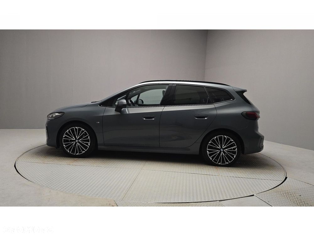 BMW Seria 2 218d - 3