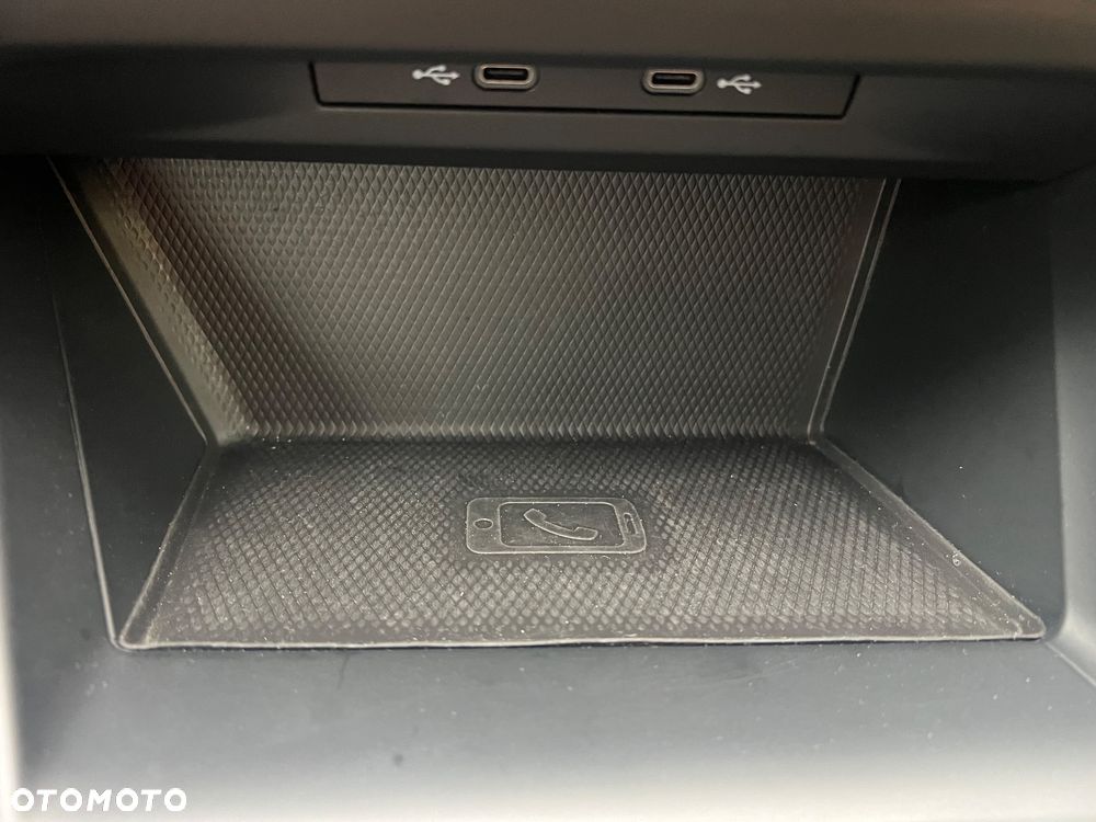 Volkswagen Golf - 24