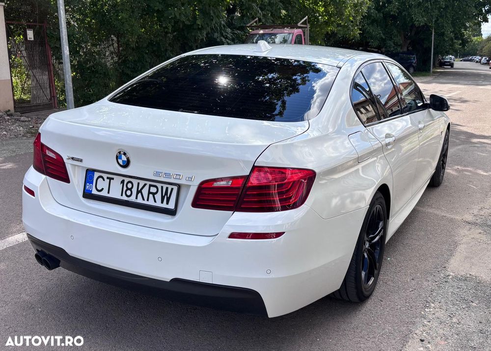 BMW Seria 5 520d xDrive AT - 9