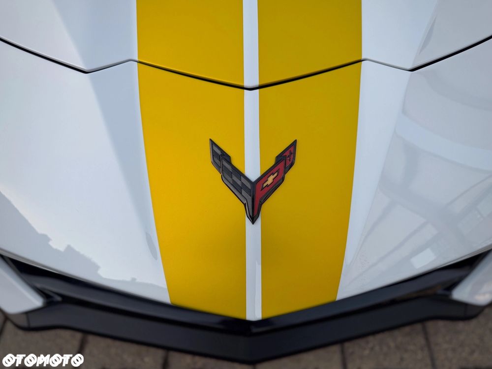Chevrolet Corvette - 11
