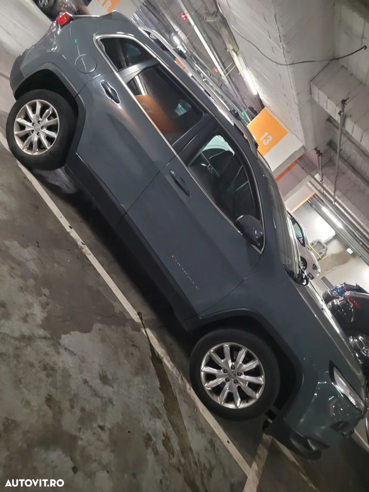 Jeep Cherokee - 7