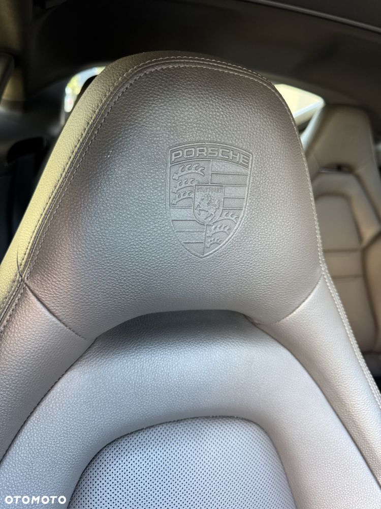 Porsche Panamera 4 - 16